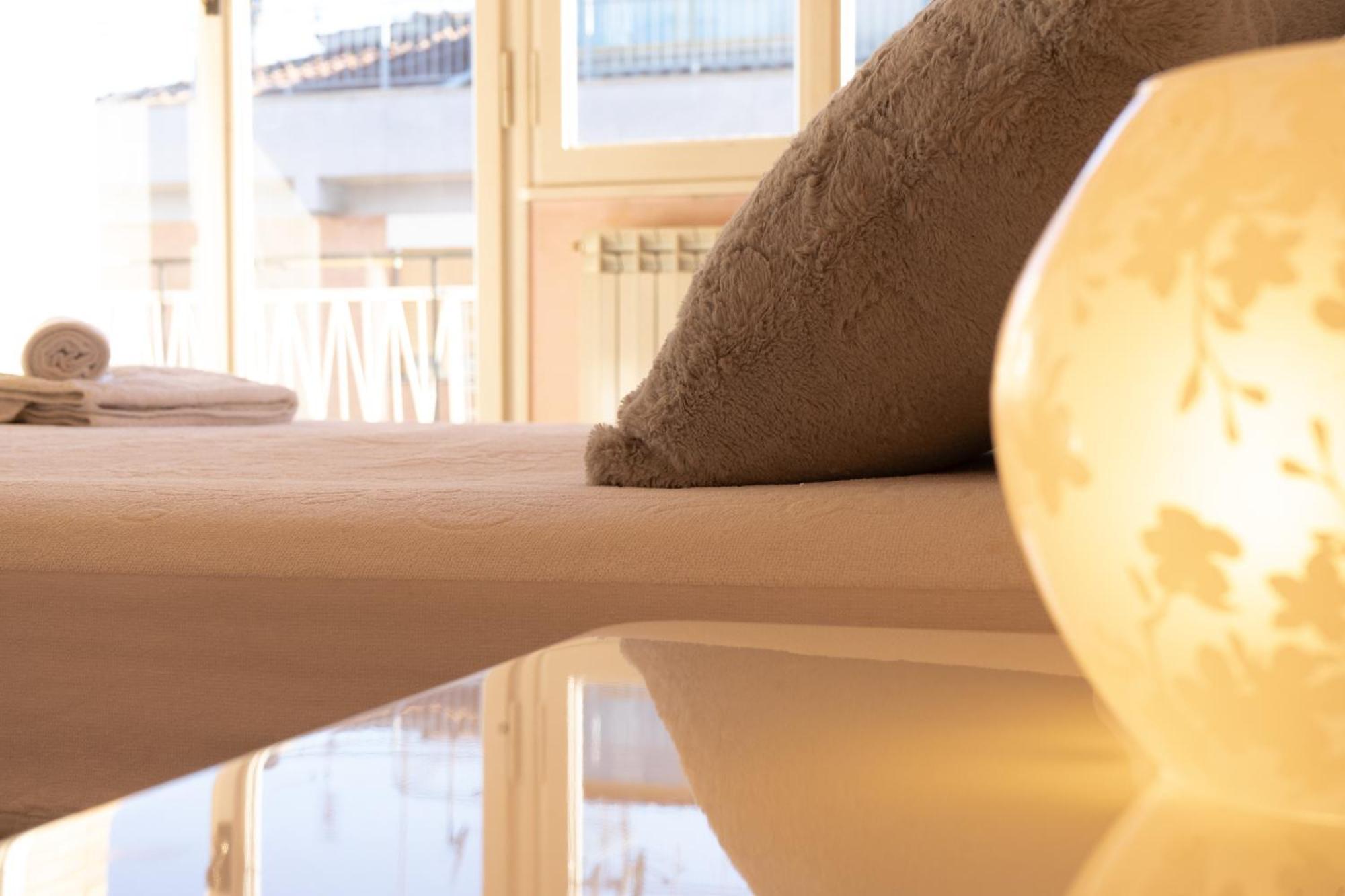 Appartamento Charme Vintage And Comfort Two Steps From Metro A Roma