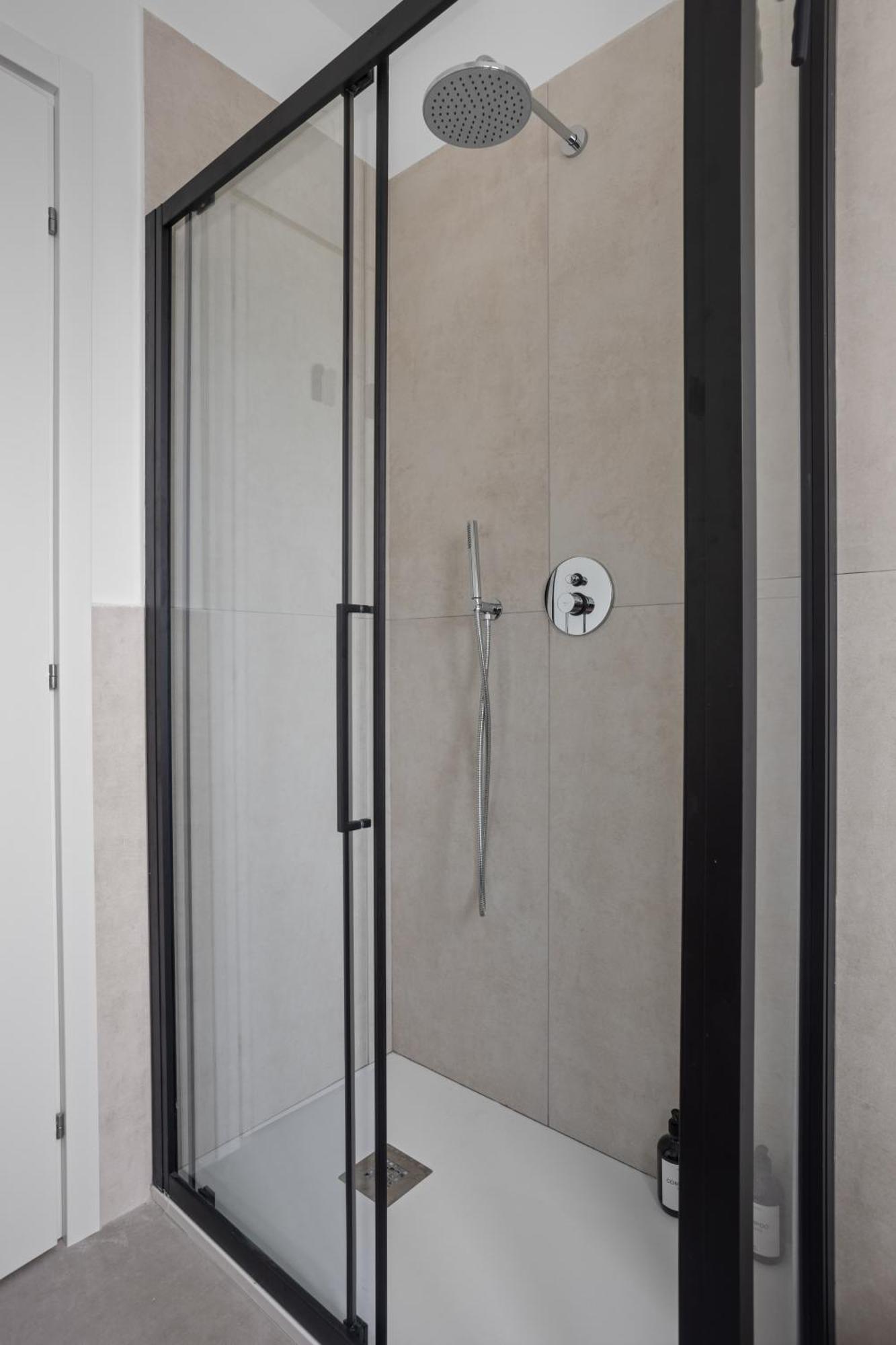 The Poolside House - New 2 Bedroom With Terrace Appartement Rome