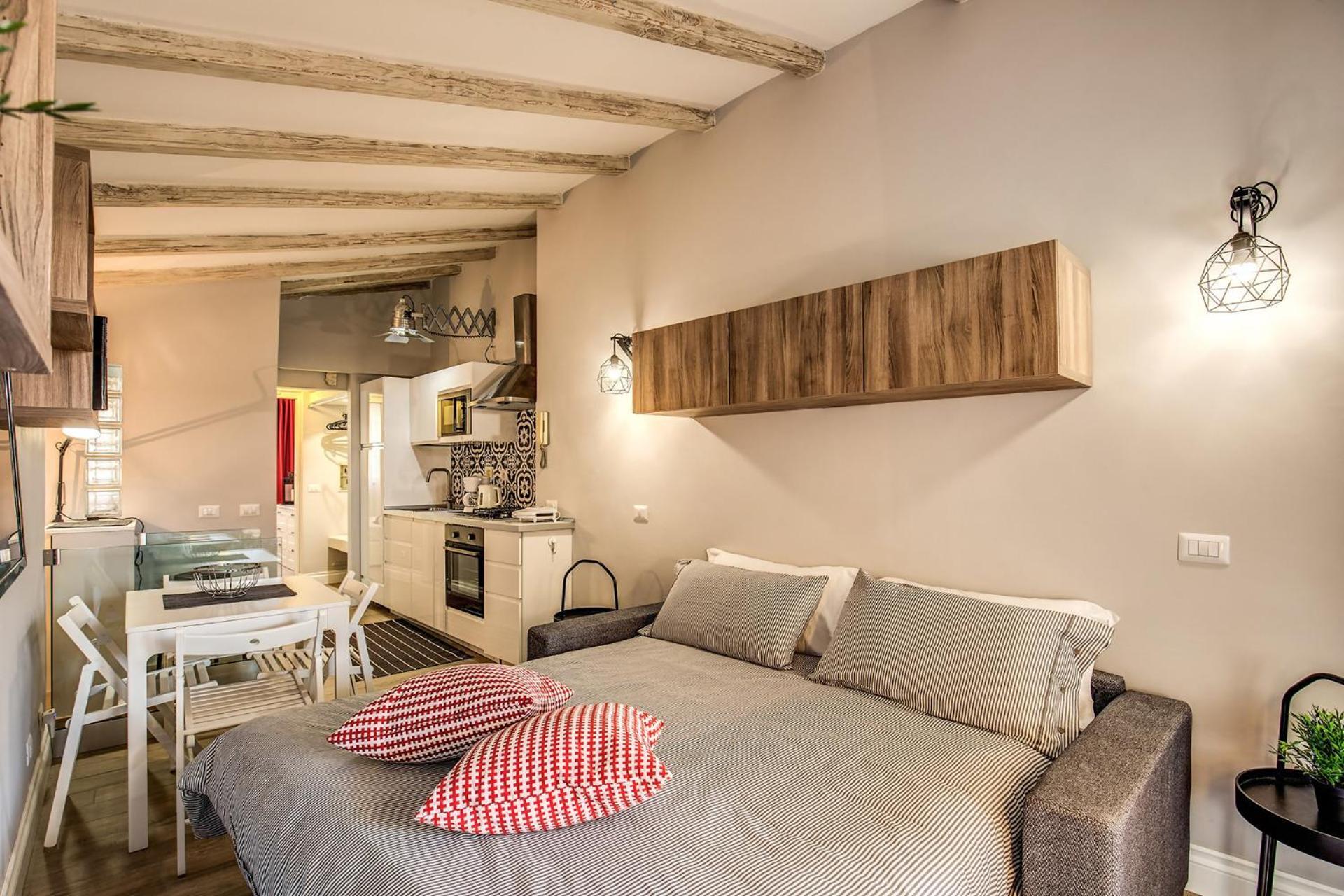 Attic With Terrace By Trevi Fountain