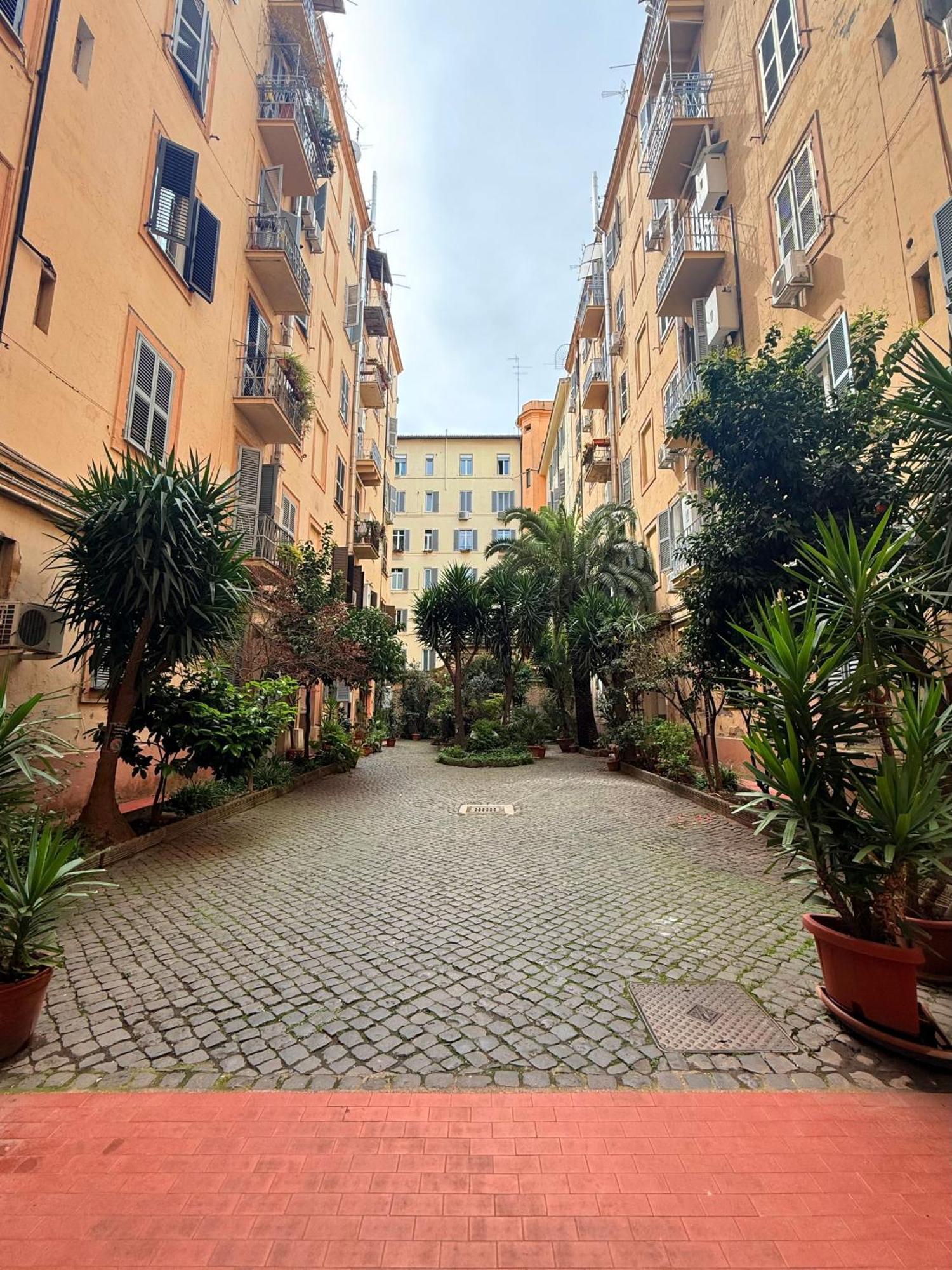Vertex Suite Rome