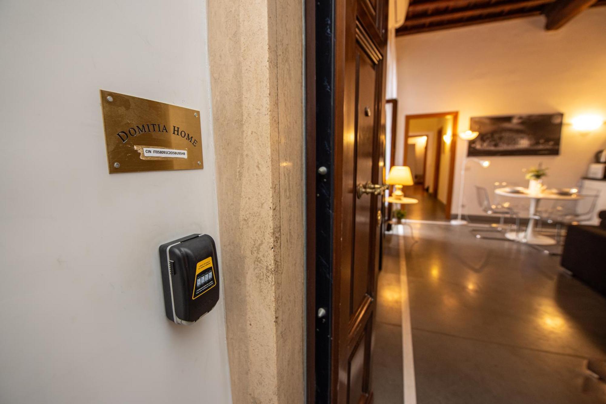 Apartment Domitia Spagna *
