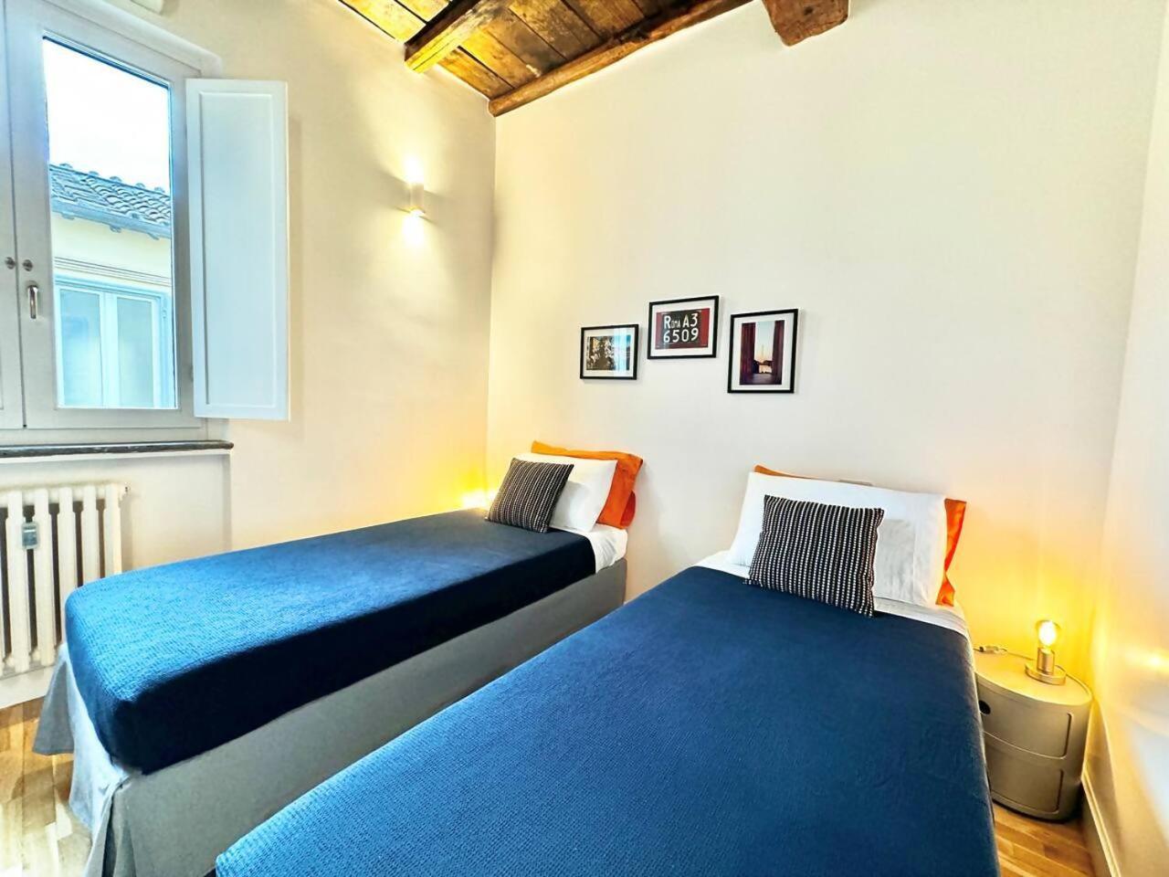 Vetrina In Luxury Apartment Rome