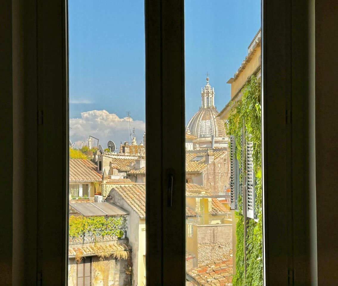 Vetrina In Luxury Rome