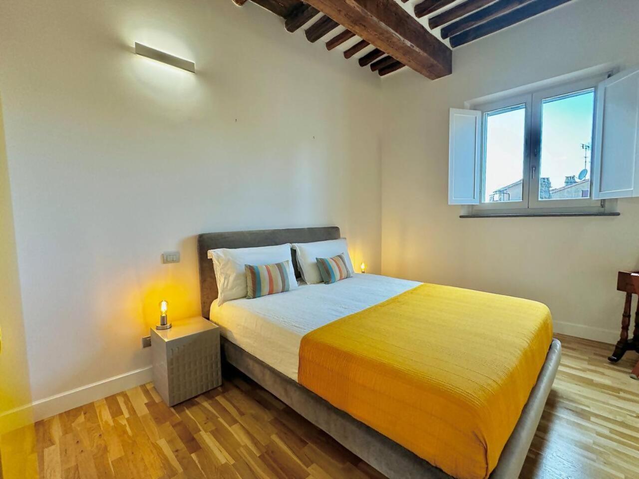 Vetrina In Luxury Apartment