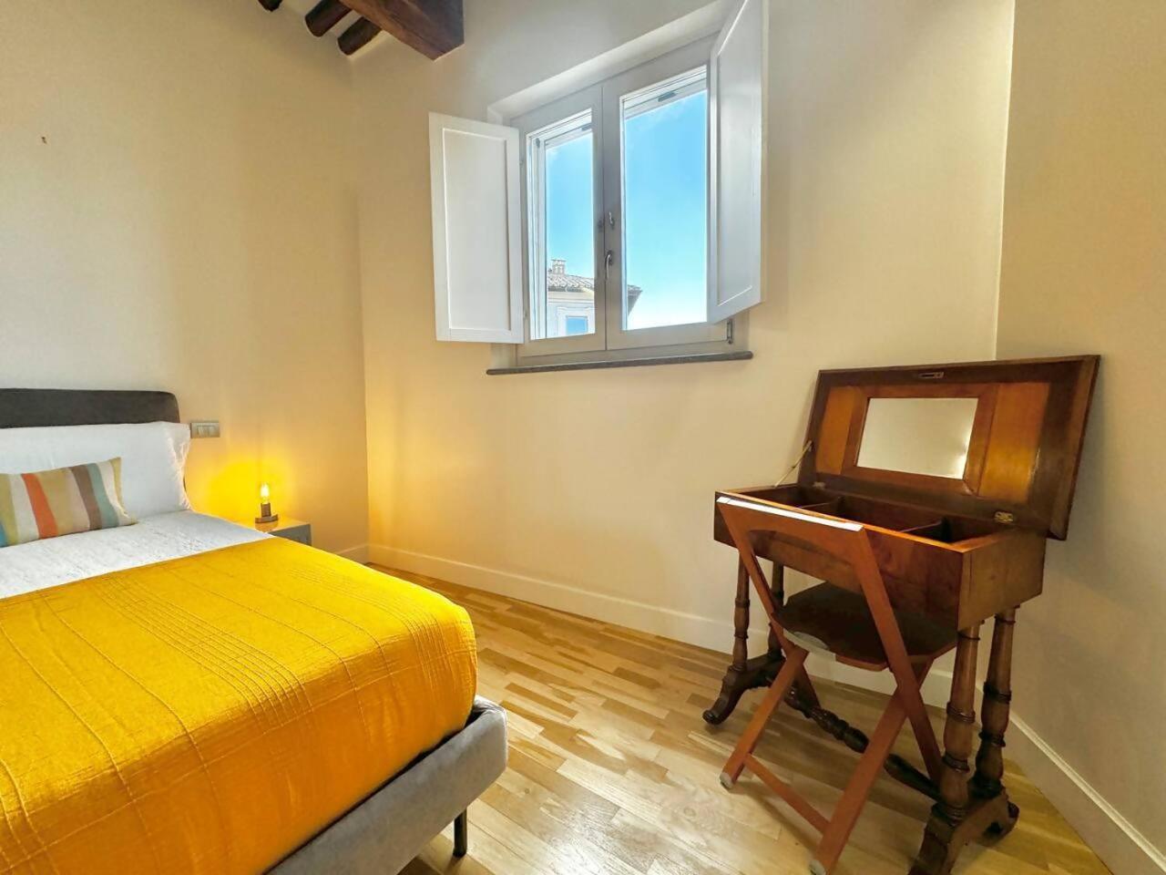 Vetrina In Luxury Rome