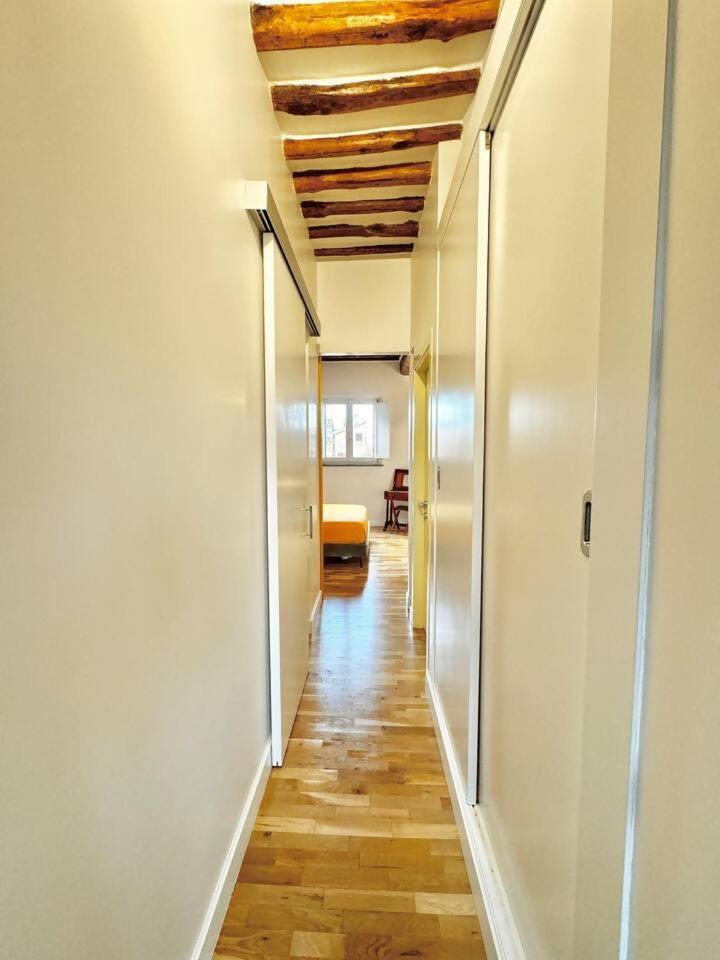 Vetrina In Luxury Apartment