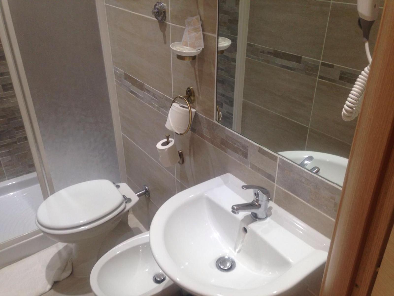Hola Guest house 3*