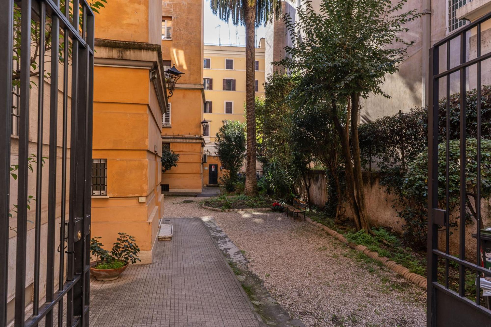 Flately A Testaccio Apartment *