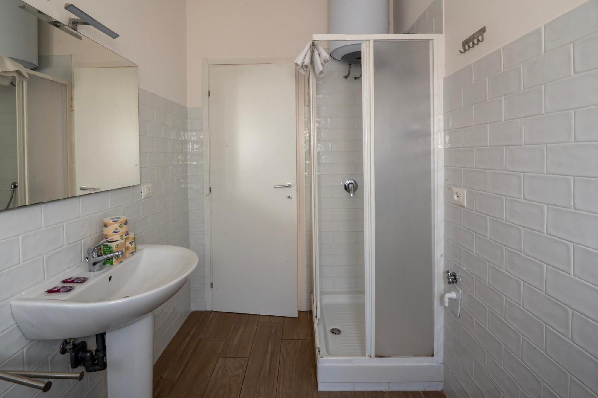 Cornelia House Apartment *