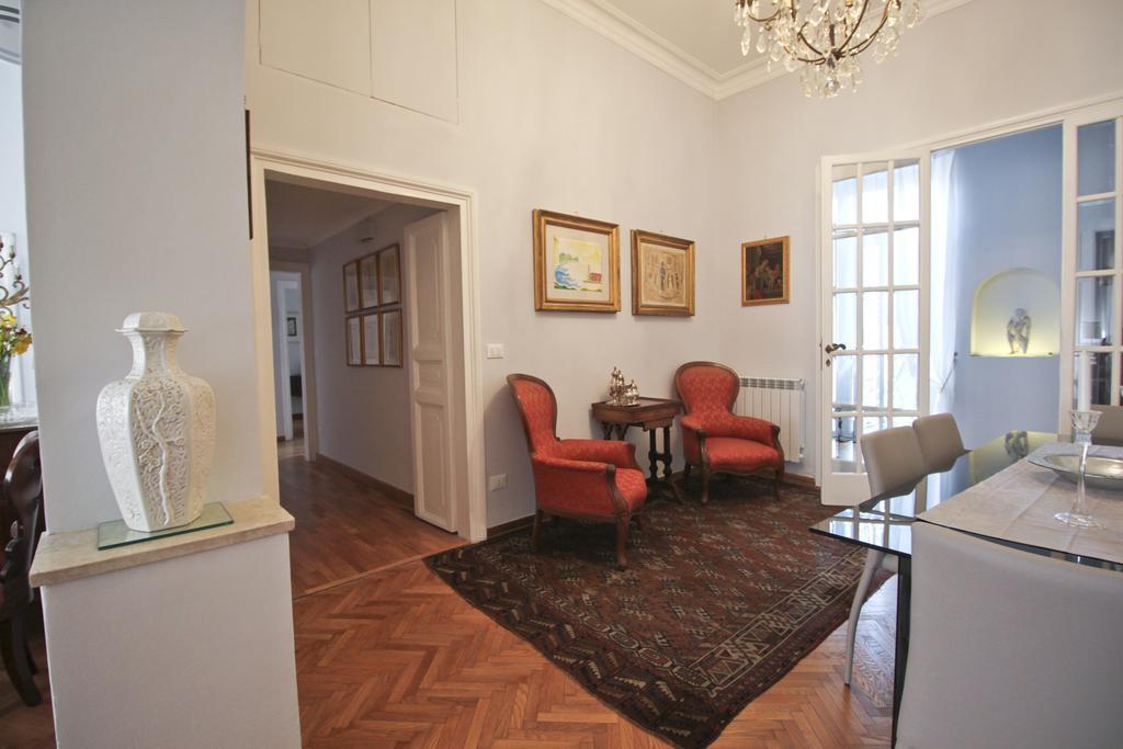 At Penthouse Appartement