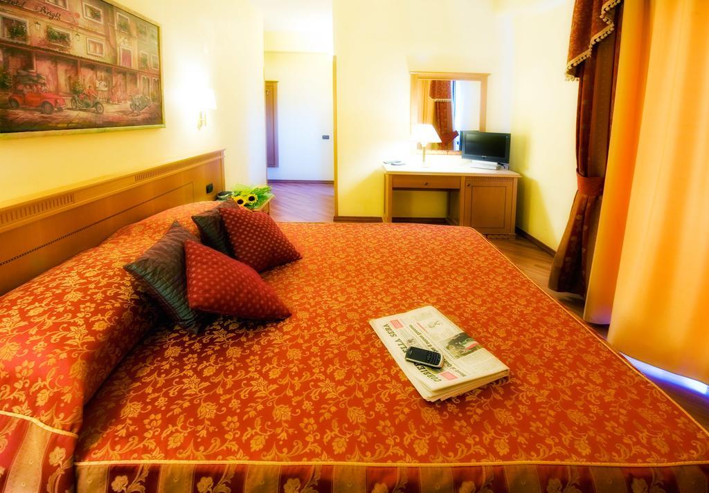 Bright Hotel