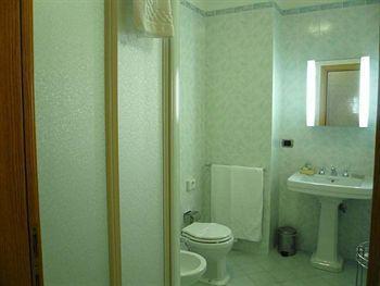 Lux Aparthotel 2*