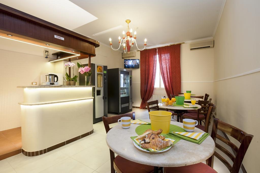 Hostel Carlito * Rome