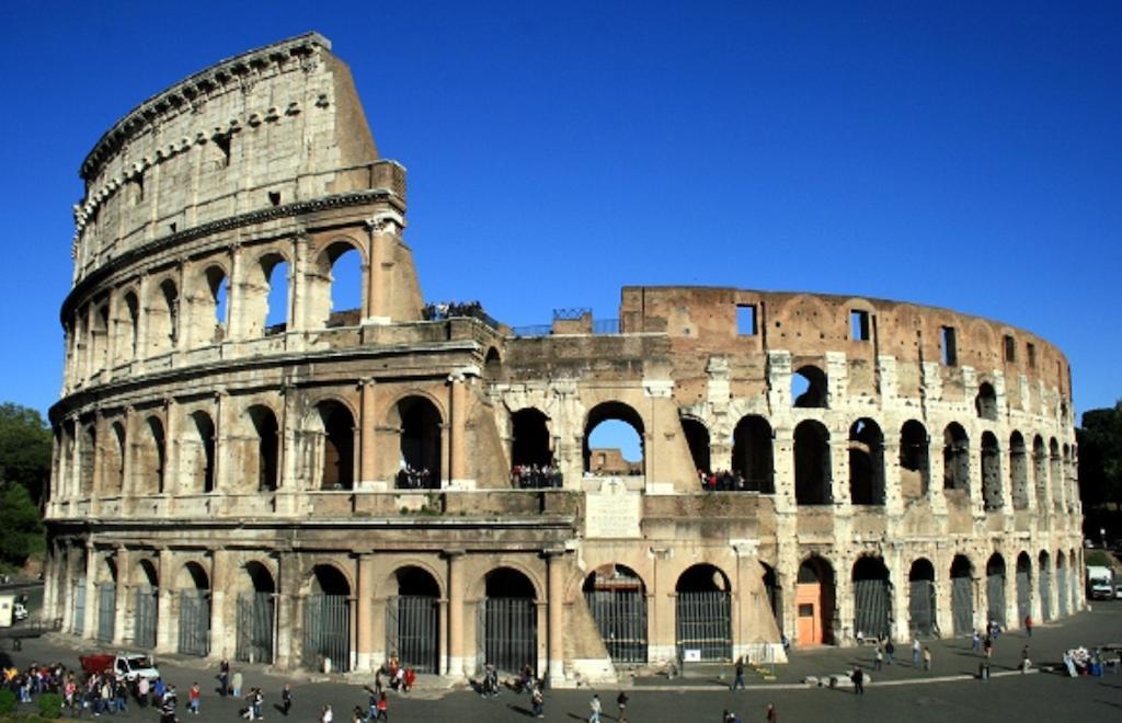 Central Palace Colosseum Couette-café *