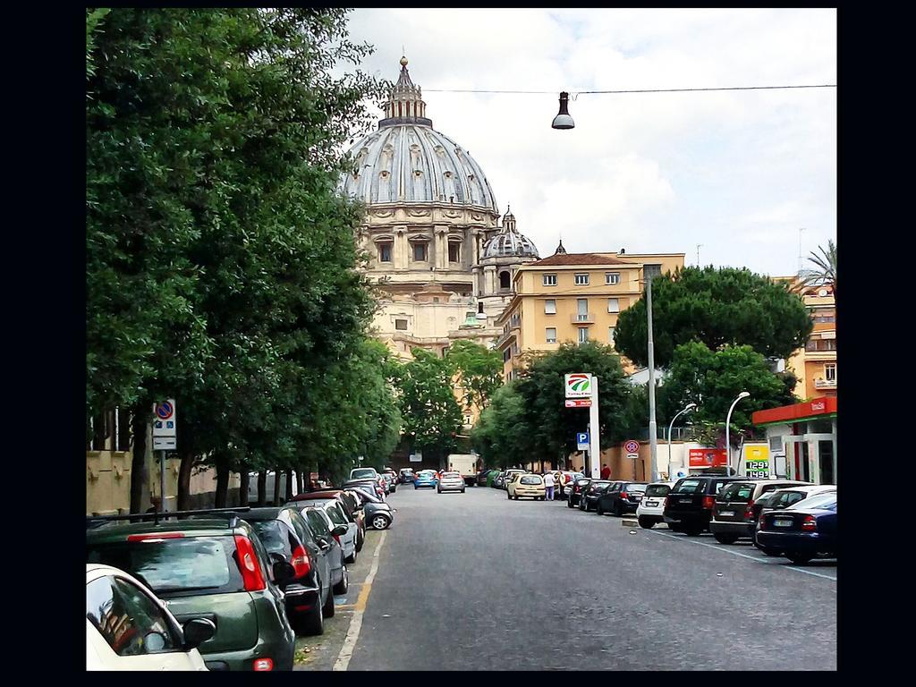 Interno 6 San Pietro Rome