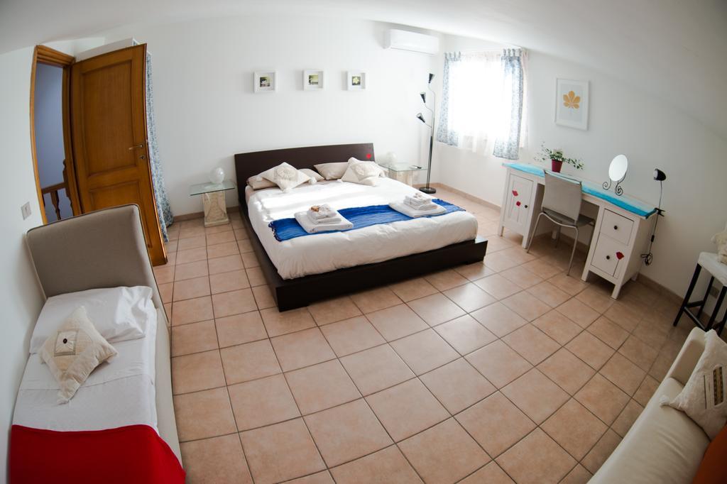 Floral House Ciampino Homestay Rome