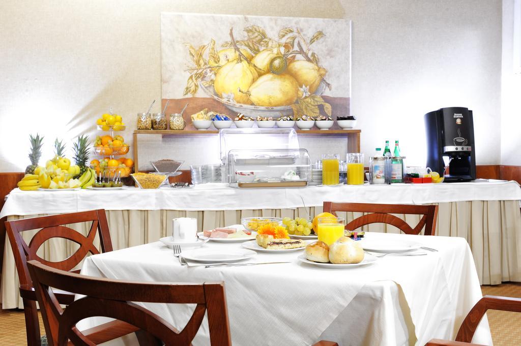 Lh Lloyd 3* Roma