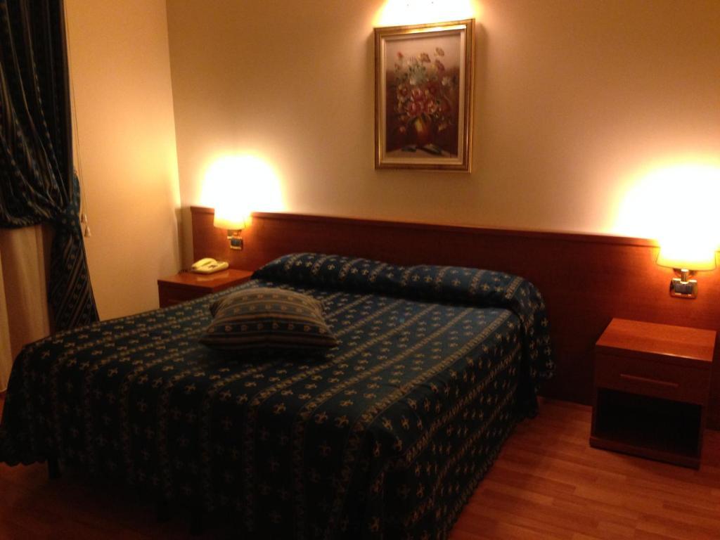Hotel Fenicia 2*