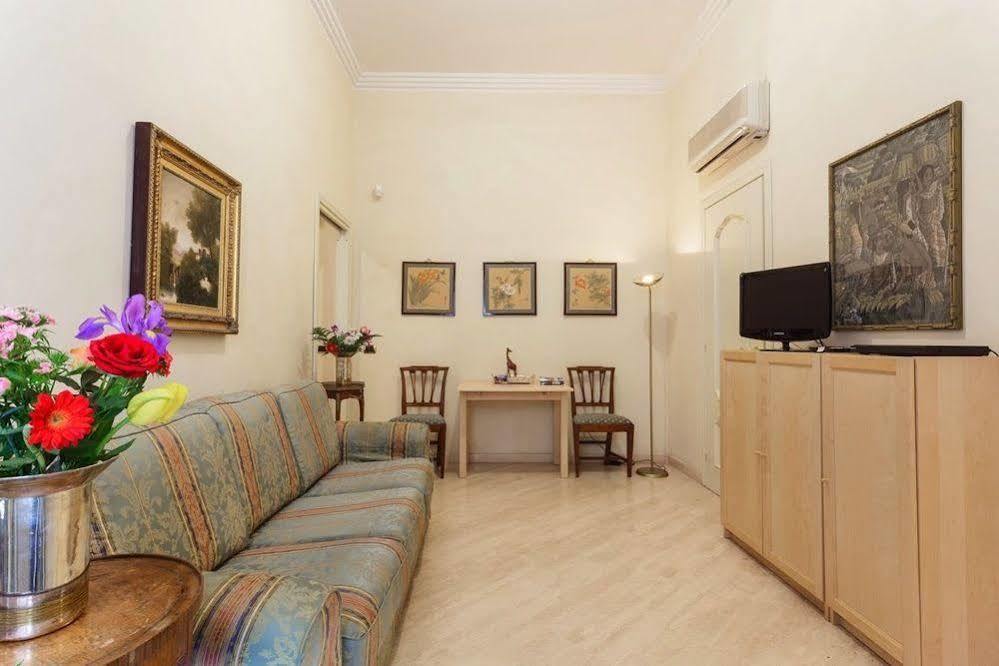 Dimora Storica Palazzo Marescalchi Belli Apartment Rome