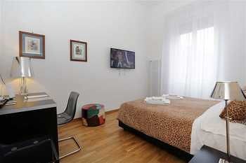 Houspitality Caesar Couette-café 3*