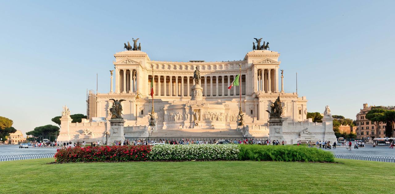Dona's Luxury House