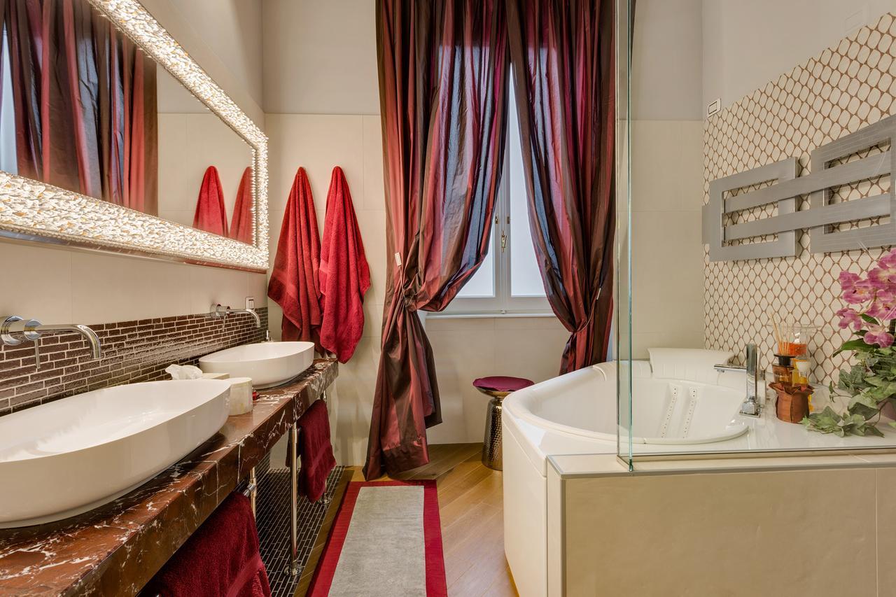 Dona's Luxury House