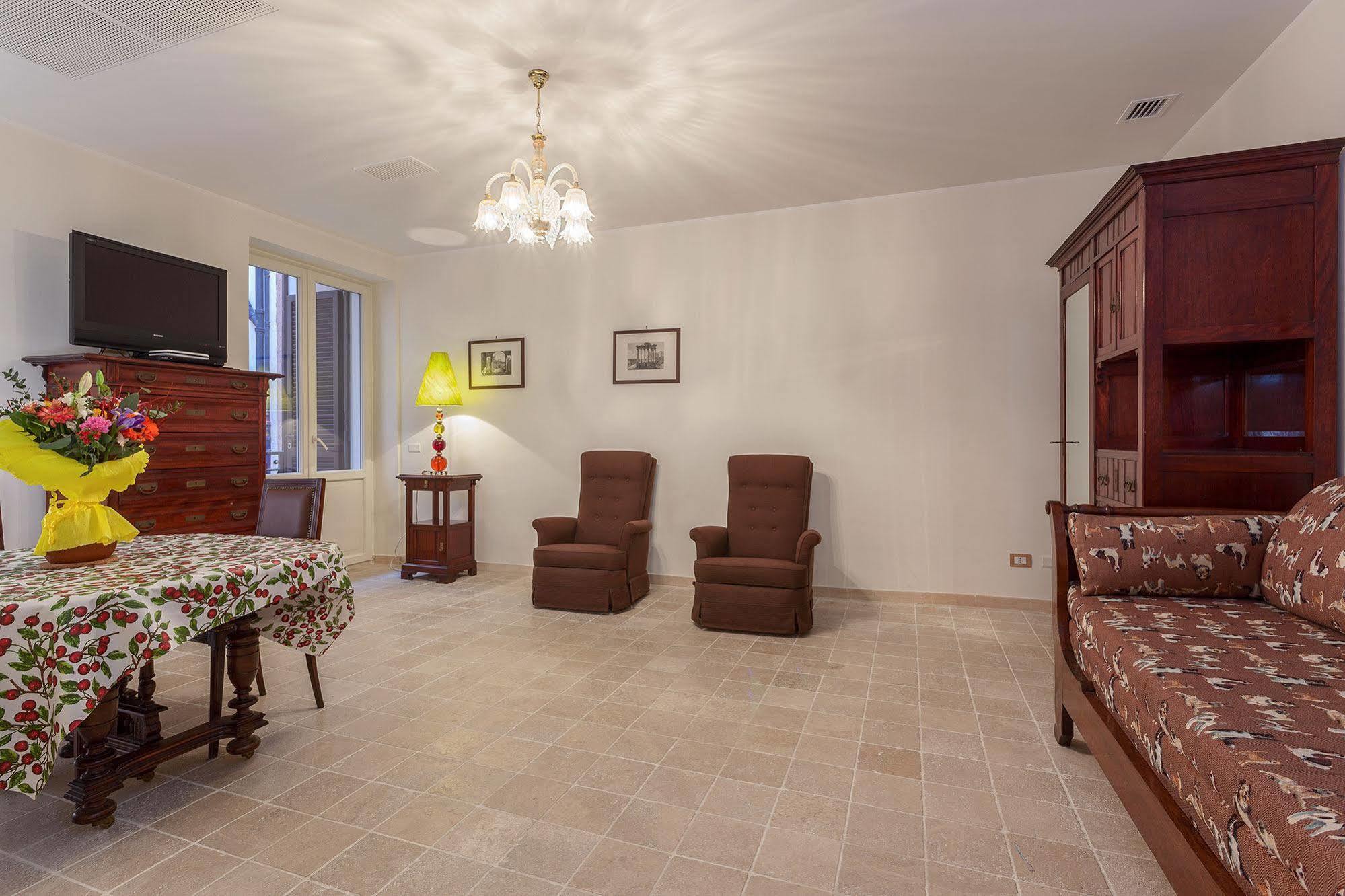 Apartment Dimora Storica Palazzo Marescalchi Belli