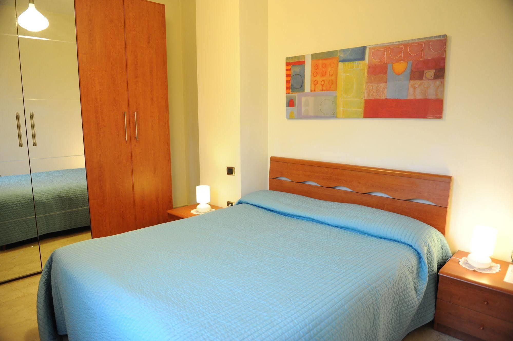 Lux Aparthotel 2*