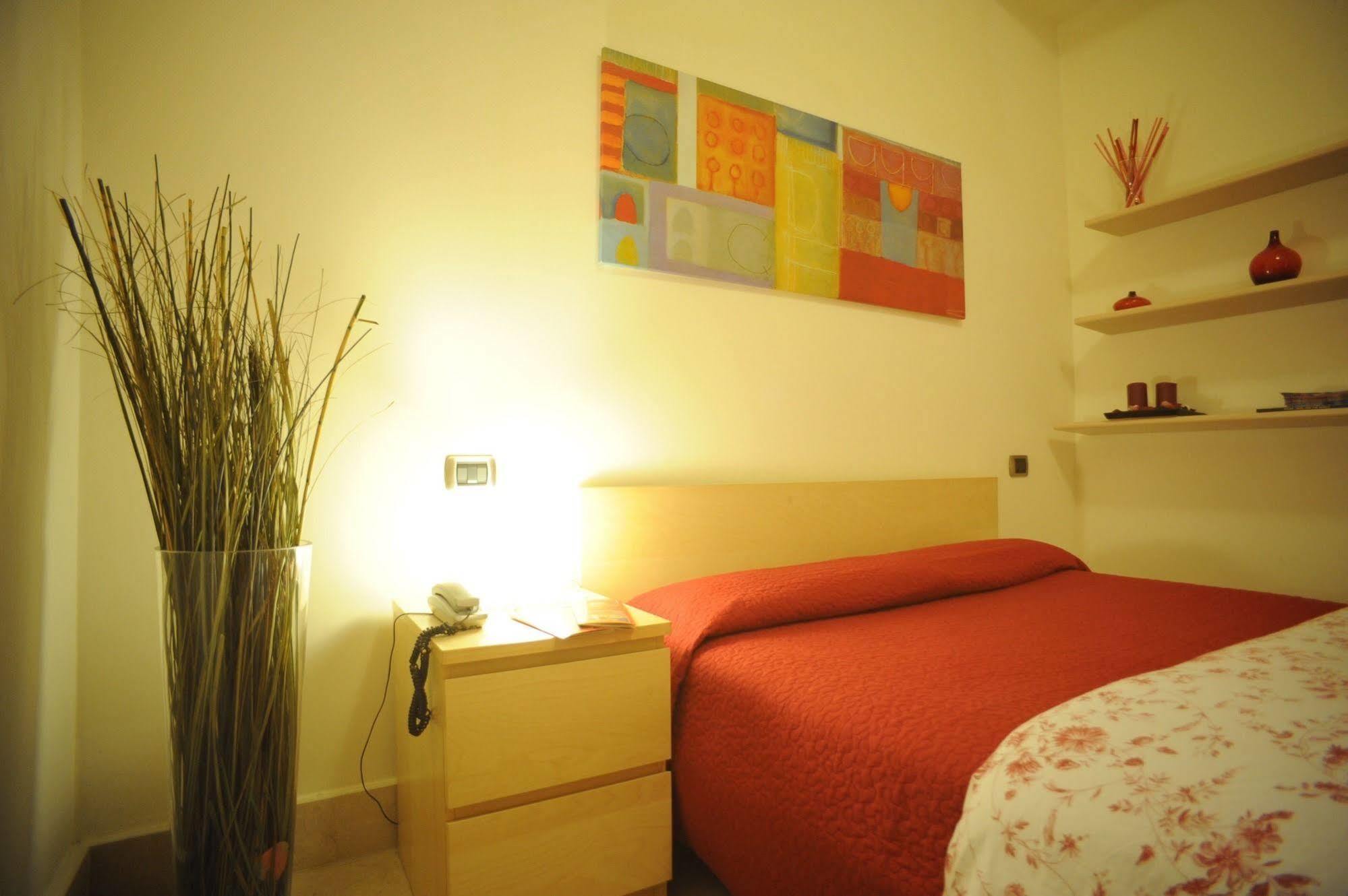 Lux Aparthotel 2*