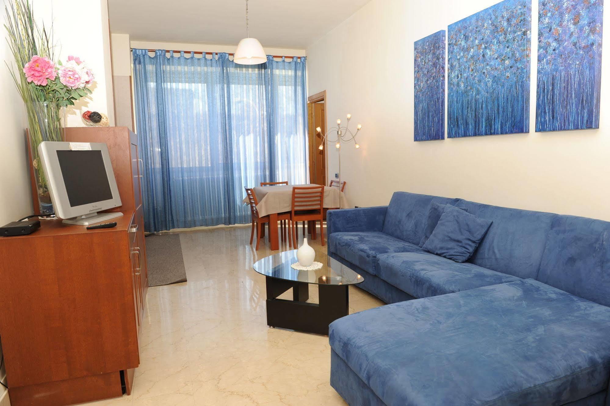 Lux Aparthotel