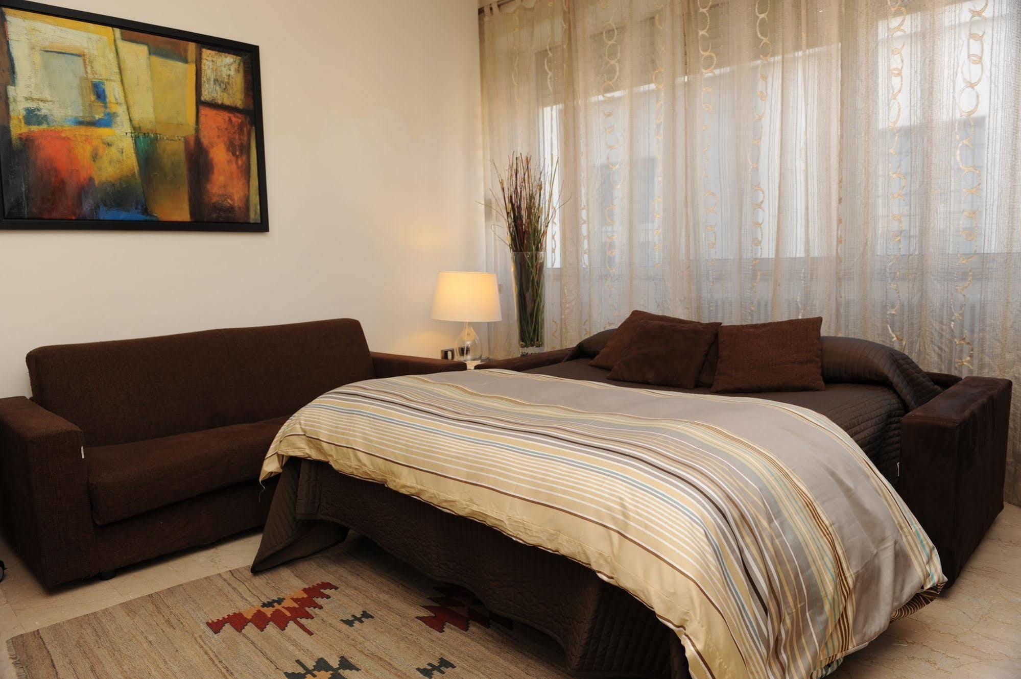 Aparthotel Lux 2*
