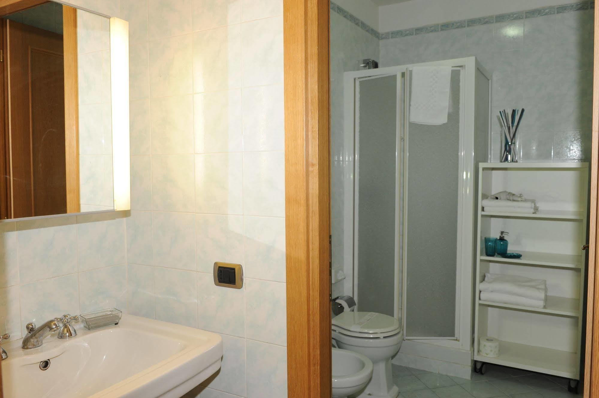 Lux Aparthotel 2*