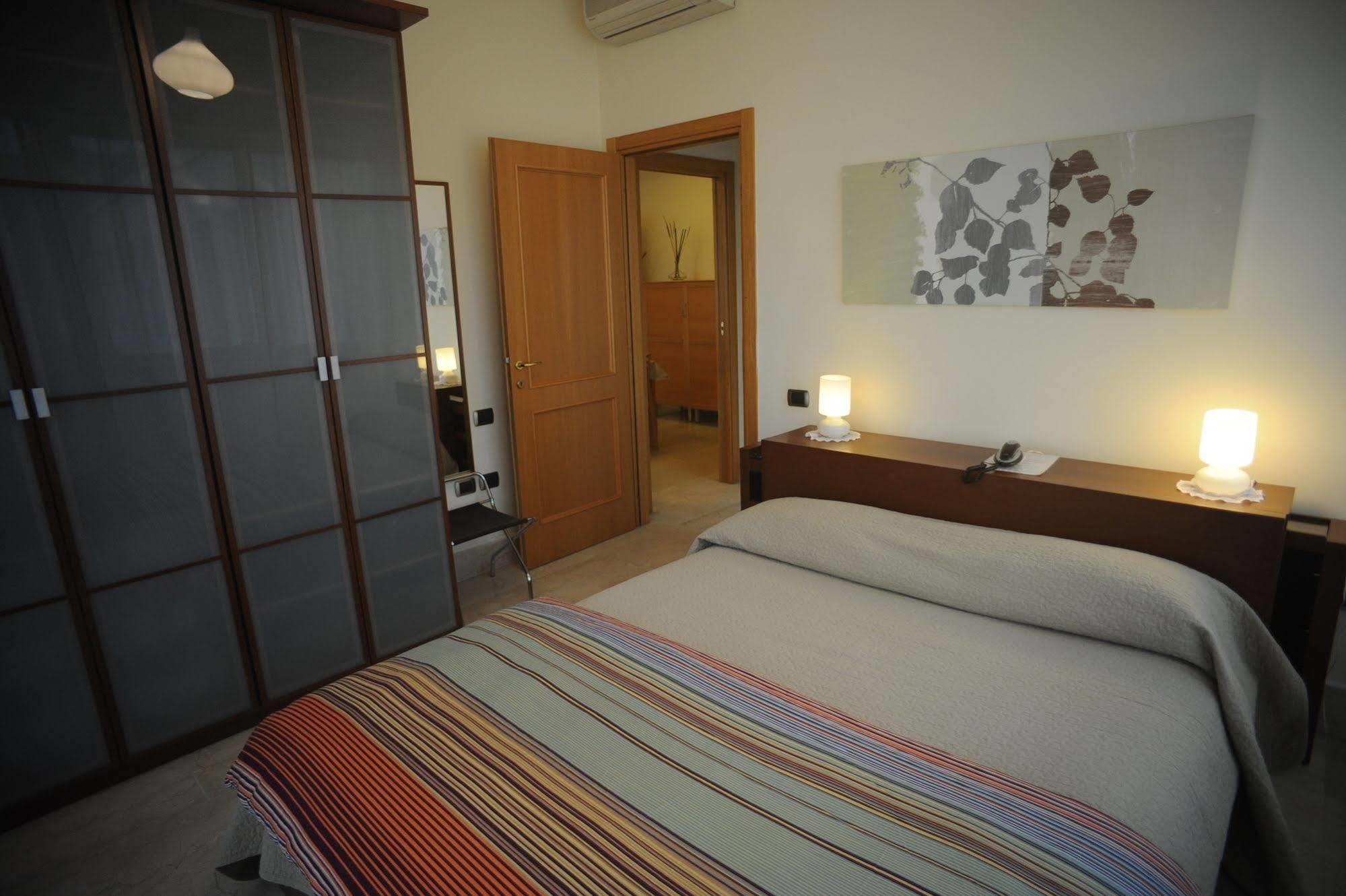 Aparthotel Lux 2*