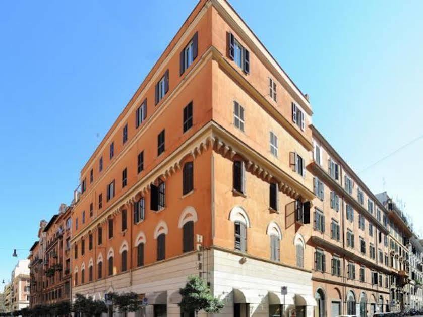 Lh Lloyd 3*