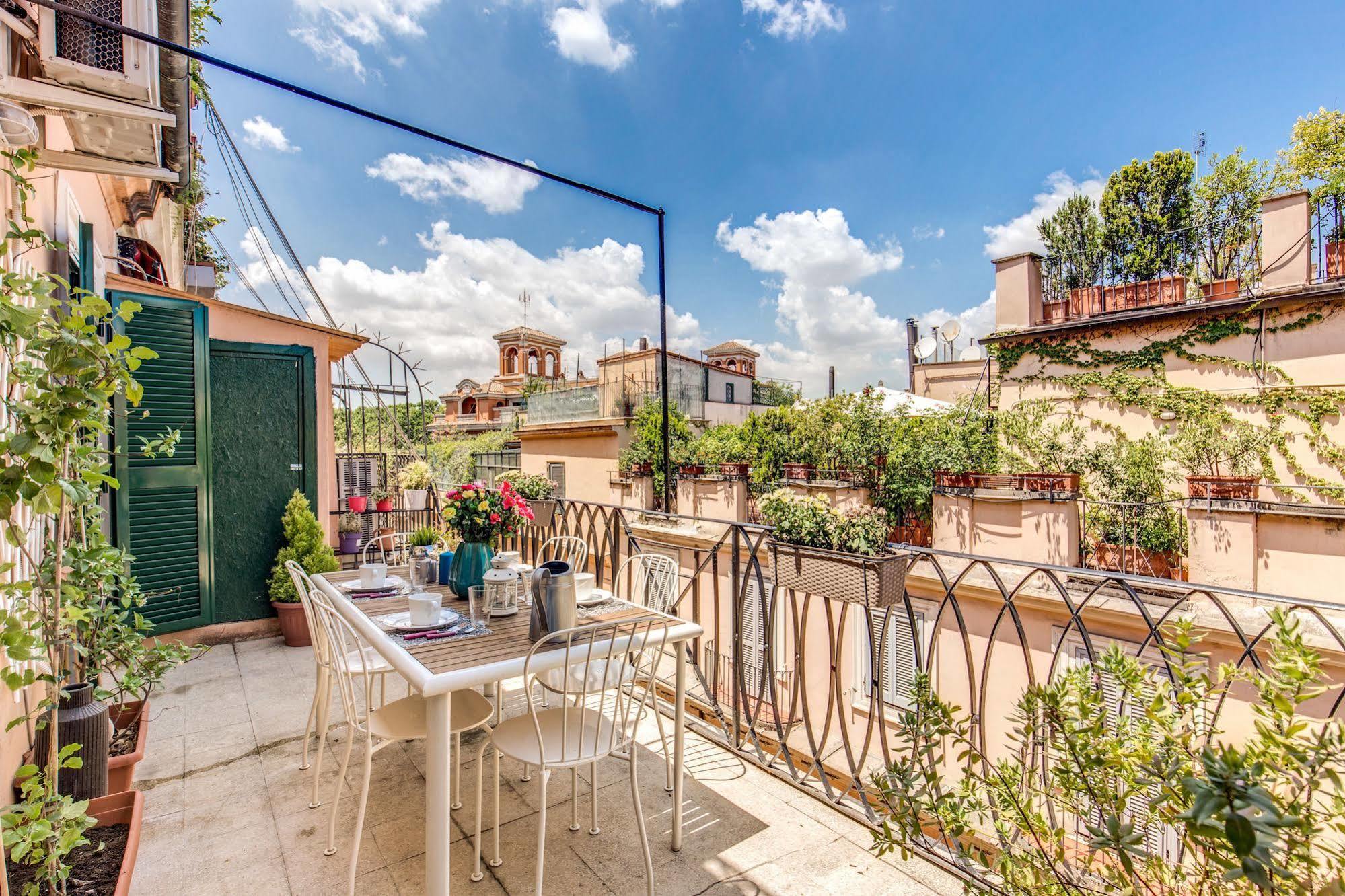 Aweshomeitaly - Spagna Glamour Life Penthouse Apartment *