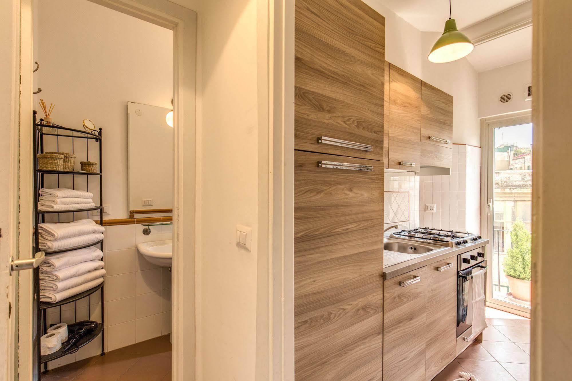 Aweshomeitaly - Spagna Glamour Life Penthouse Apartment *