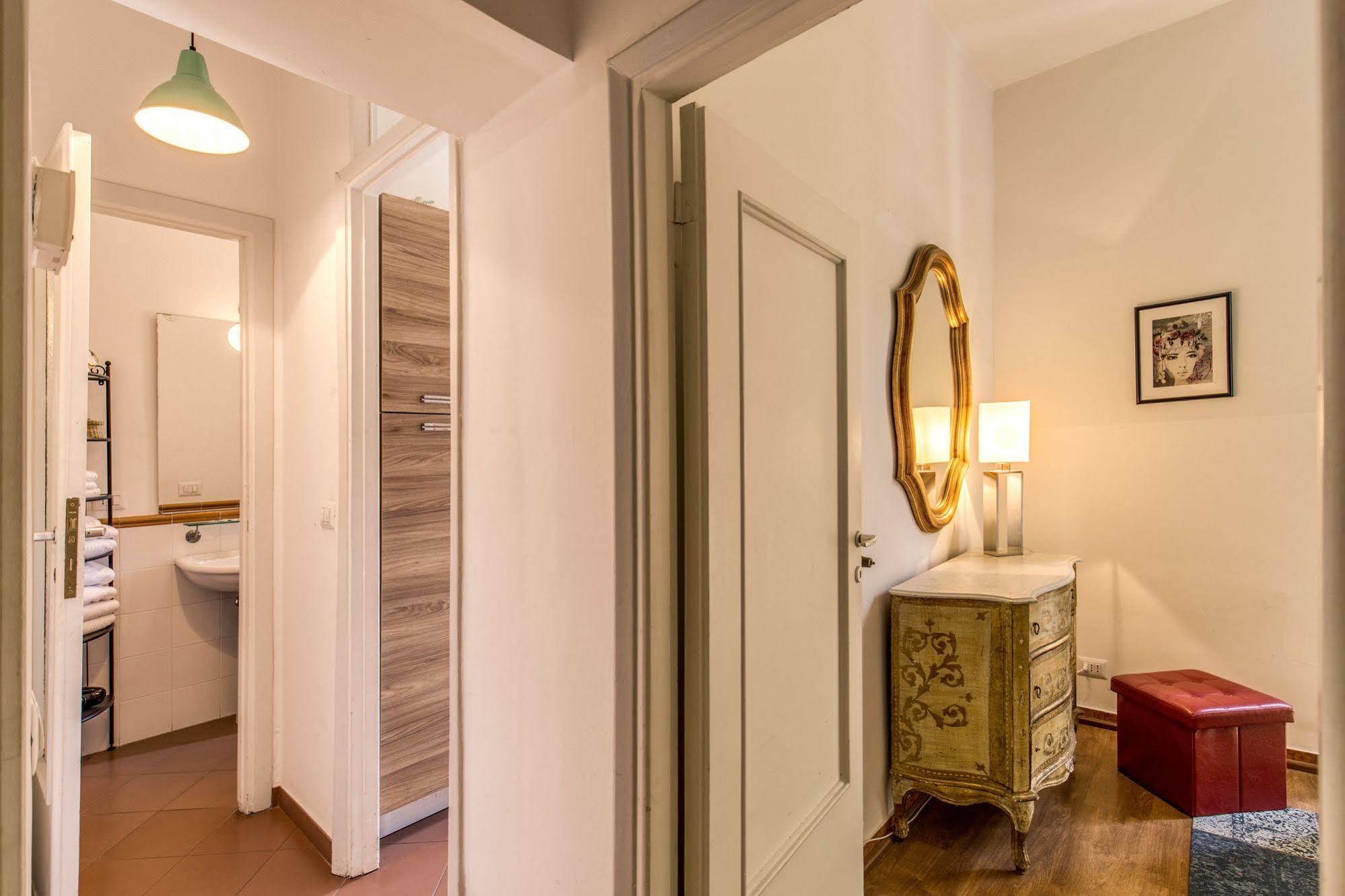 Aweshomeitaly - Spagna Glamour Life Penthouse Apartment *