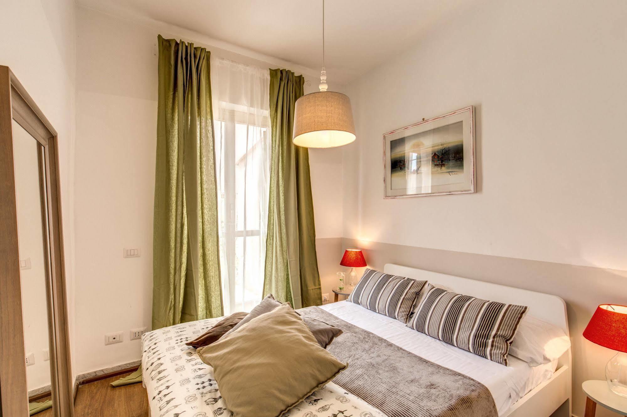 Aweshomeitaly - Spagna Glamour Life Penthouse Apartment *