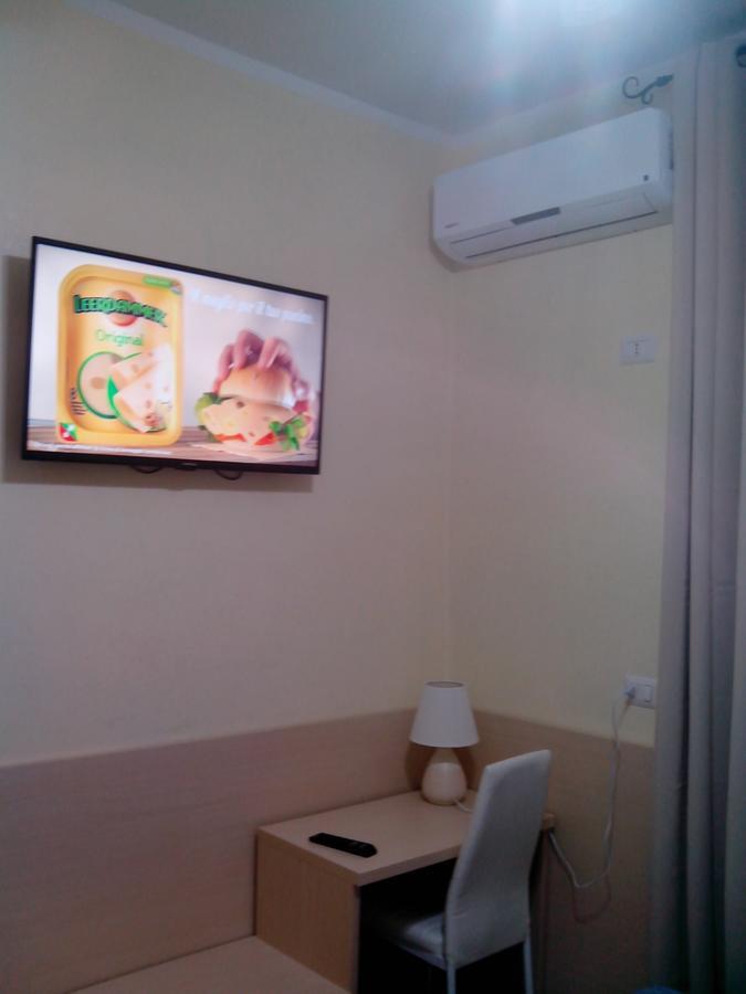 Hola Guest house Rome