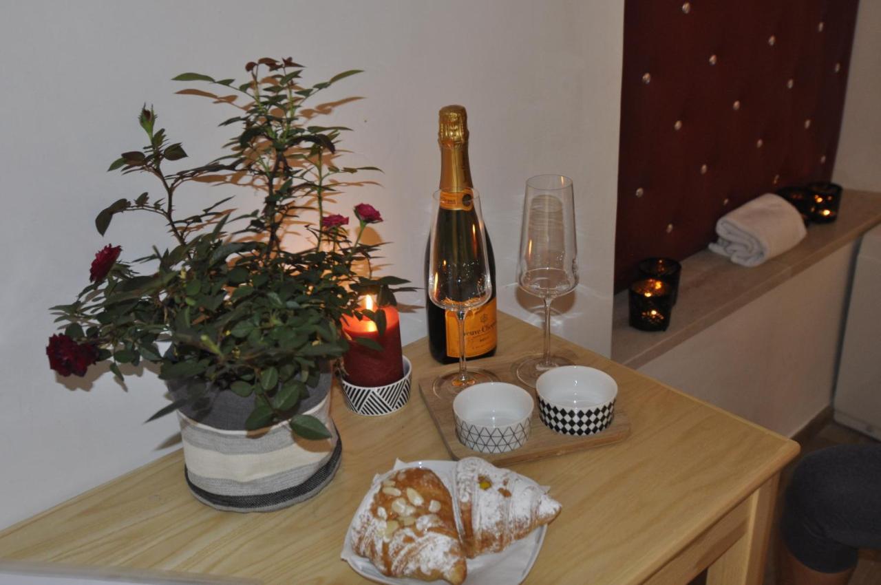 Flatinrome Trastevere Deluxe - Patio Guest house Rome