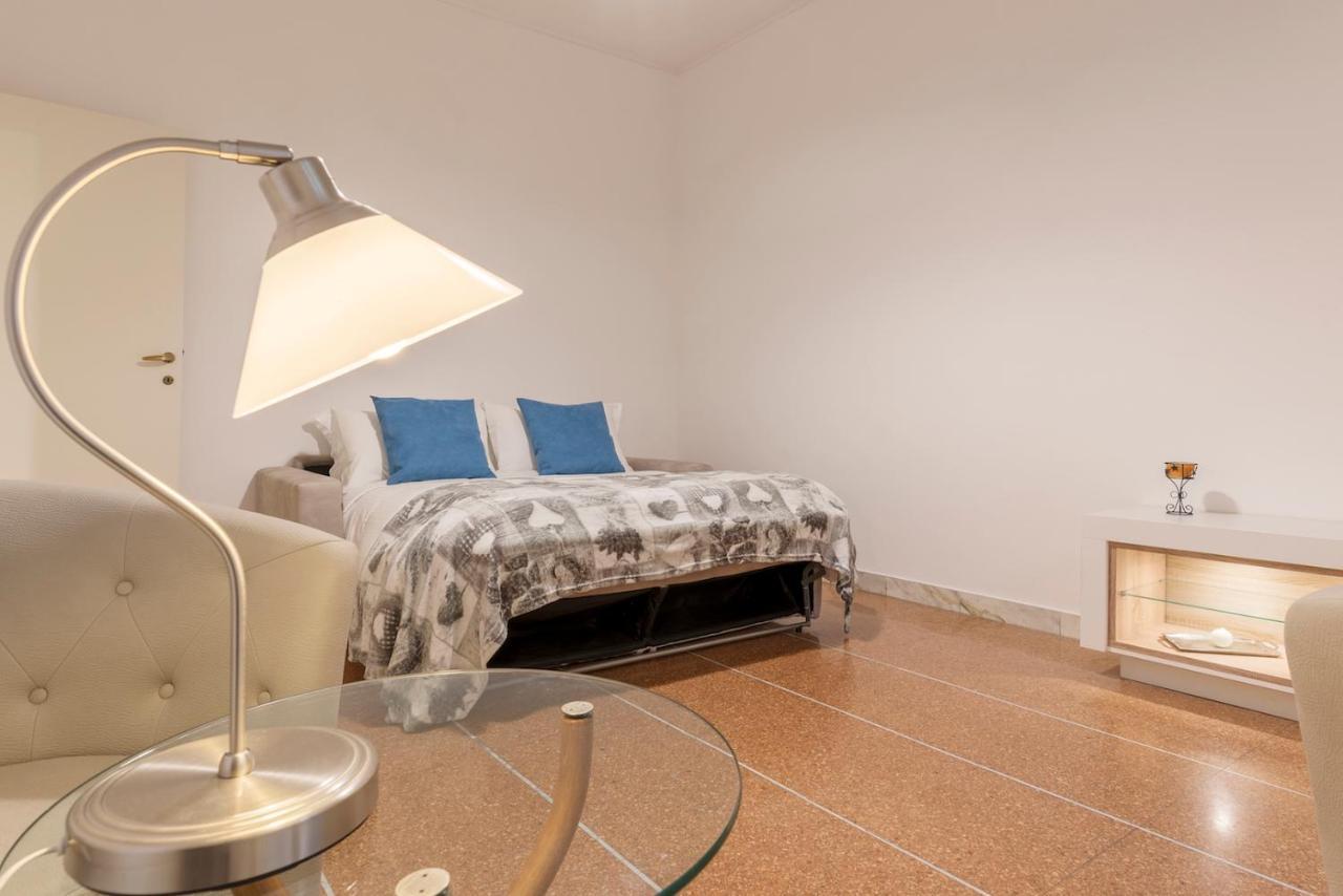 Casa Via Fonteiana * Rome