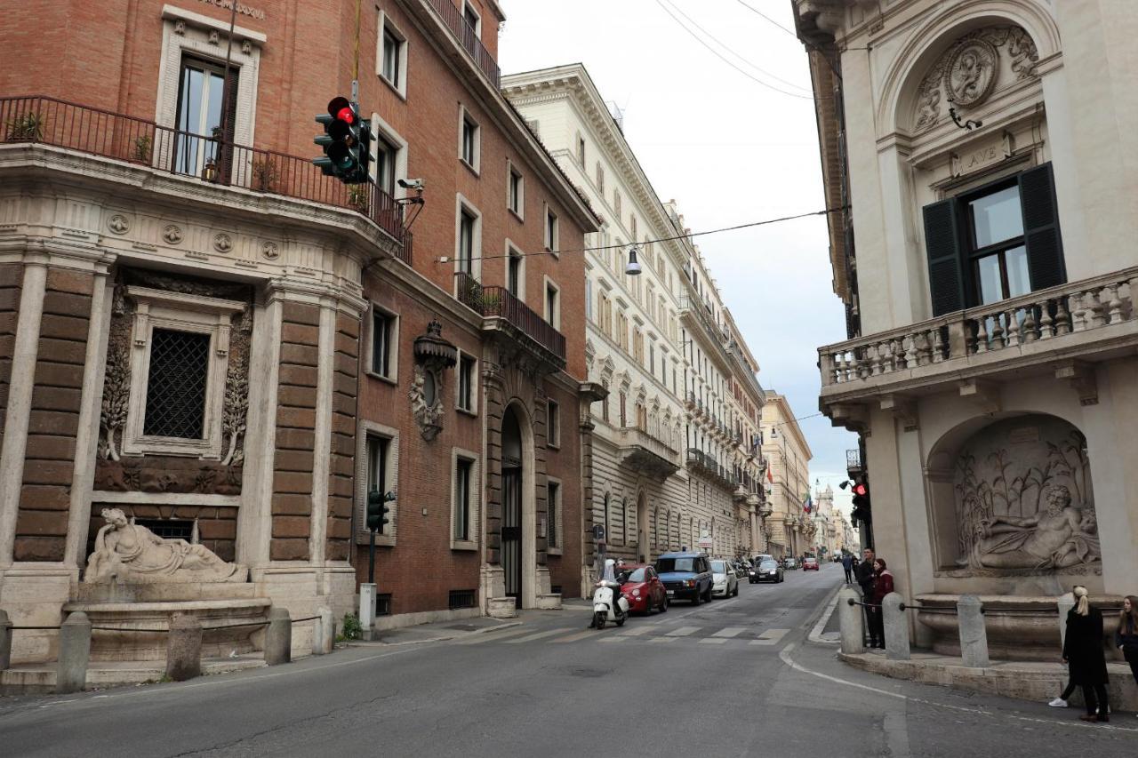 Acomodação com café da manhã  Trevi Grand Blu Roma