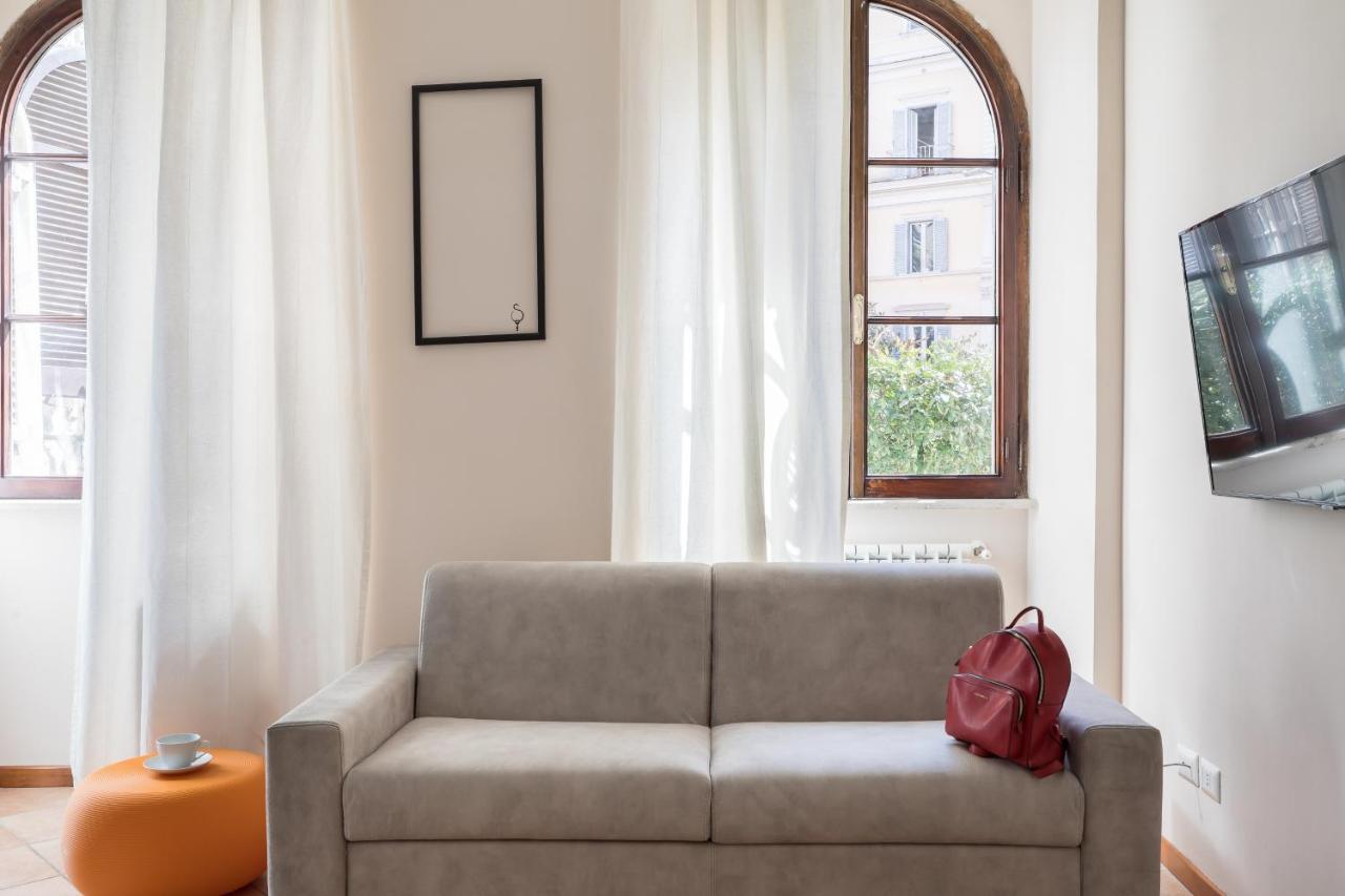 A World Aparts - 40 Sforza