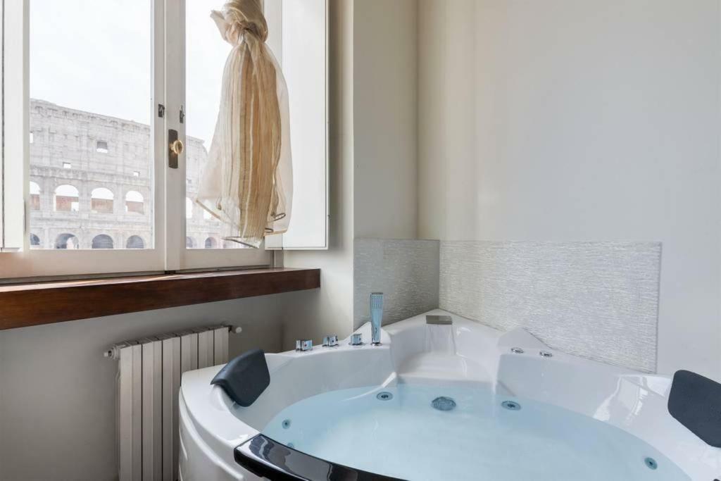 Apartamento Jacuzzi In Front Of The Colosseum Roma