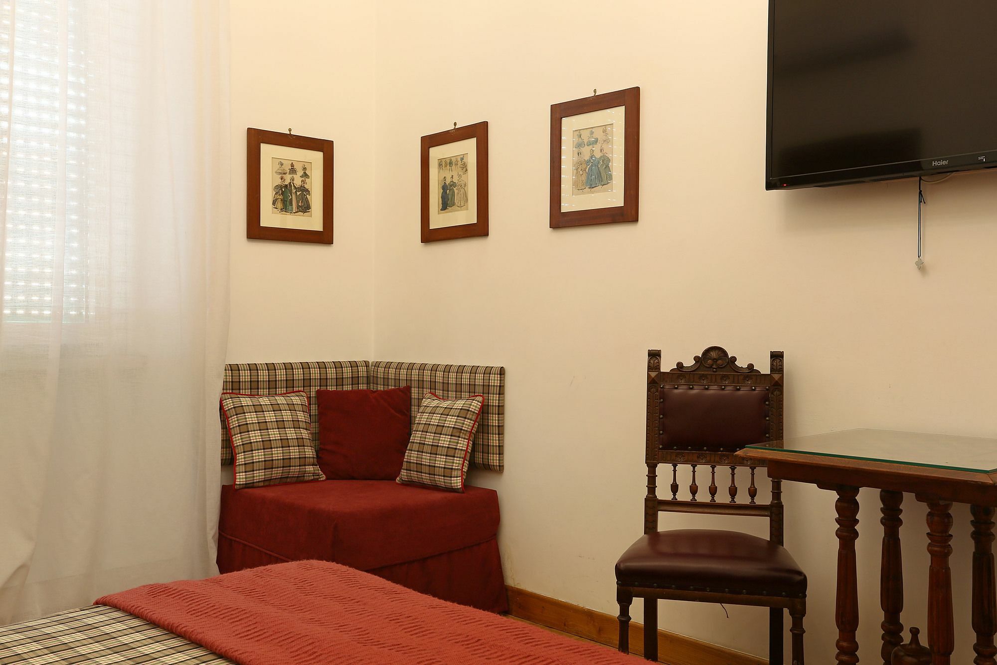 Houspitality Caesar Couette-café 3*