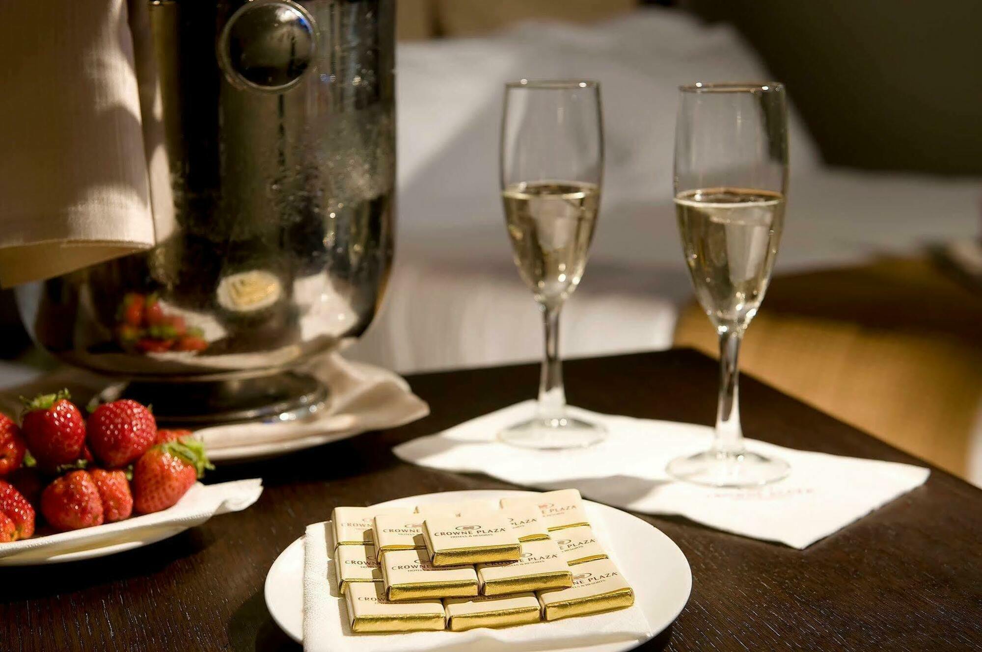 Hotel Crowne Plaza St. Peter's By Ihg 4*