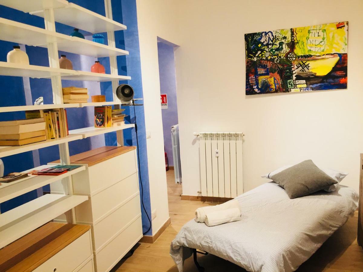 The Blue Strawberry House In San Giovanni Roma