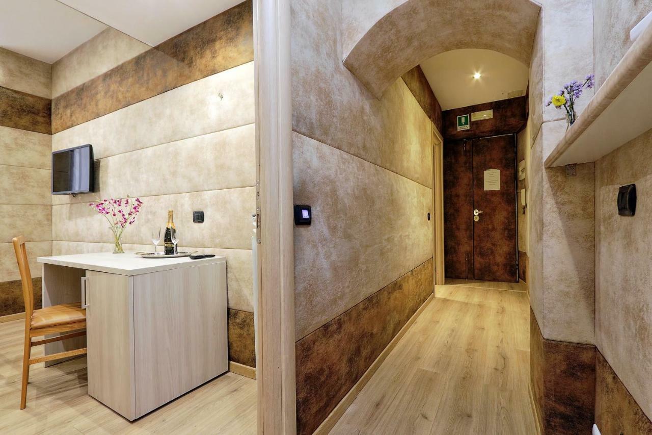 Gialli Vatican 2* Rome