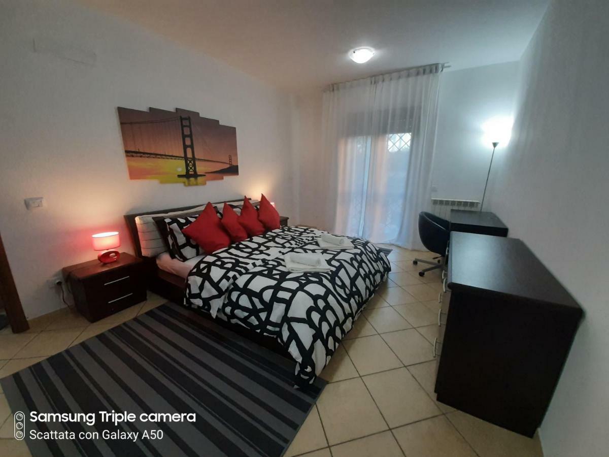 Guest house Hillary E Vale *
