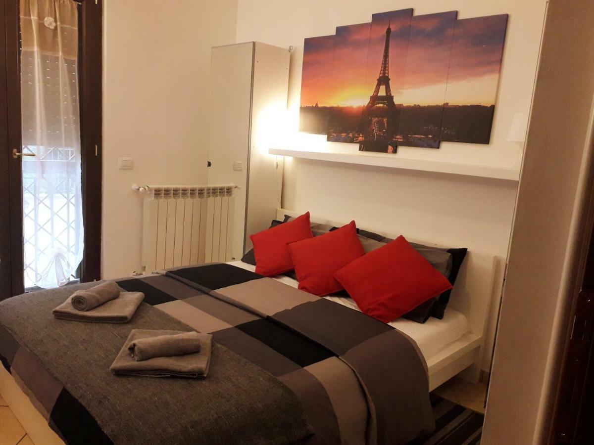 Hillary E Vale Guest house Rome